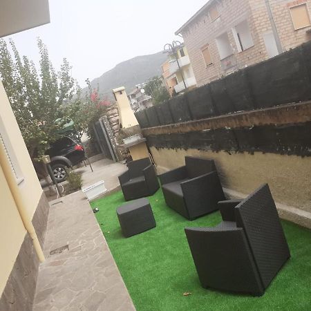 Le Camelie Appartamento Bosa Exterior foto